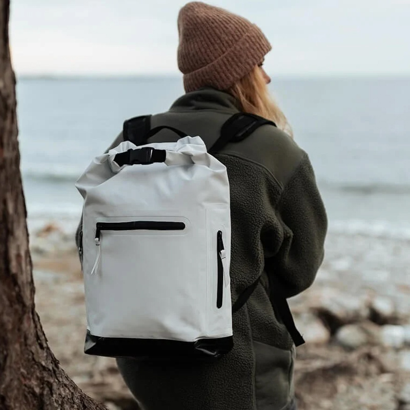 Telas para bolsos impermeables y resistentes a las manchas que debes conocer
